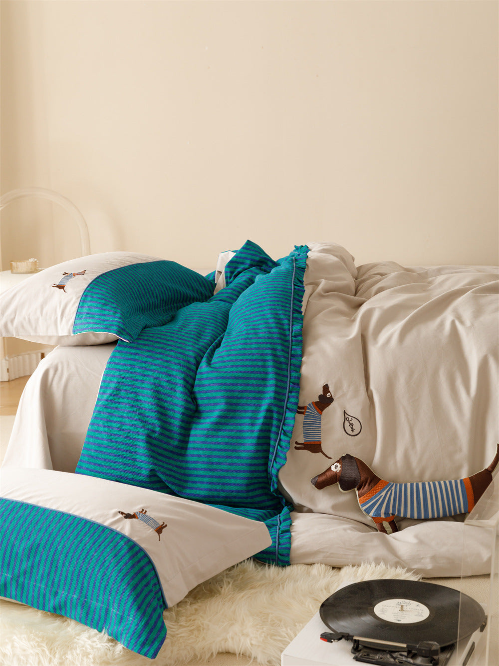 120 Brushed Four-piece Set Embroidered Cotton Quilt Cover Bedding