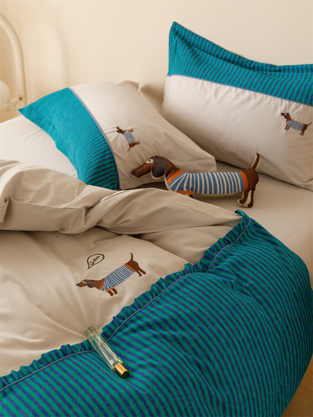 120 Brushed Four-piece Set Embroidered Cotton Quilt Cover Bedding