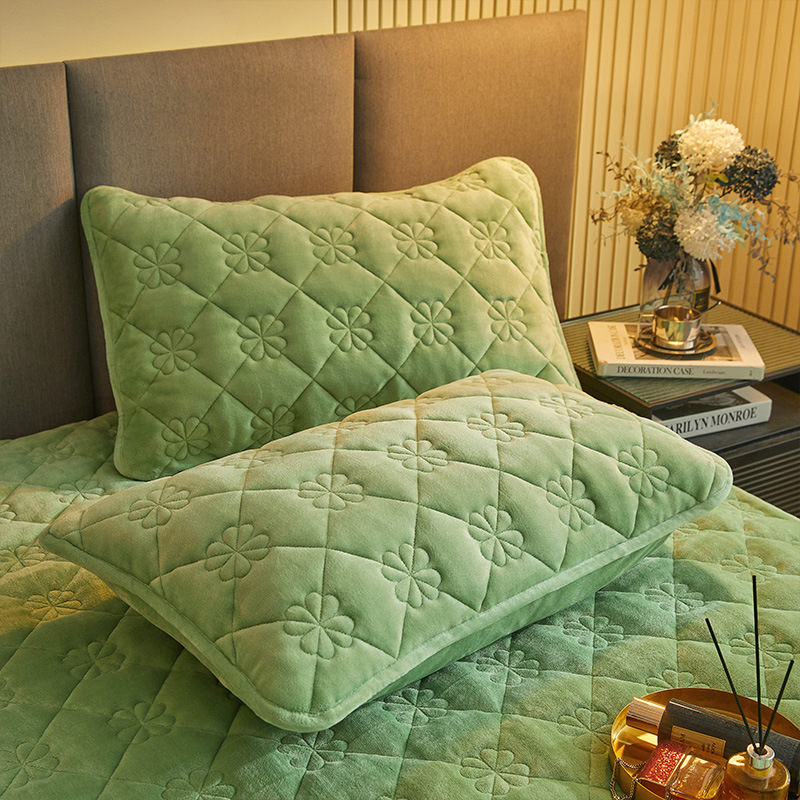 Milk Velvet Quilted Bed Sheet Single Piece Winter Thickened Coral Flannel Bed Cover Three-piece Set Mattress Protector Sheet