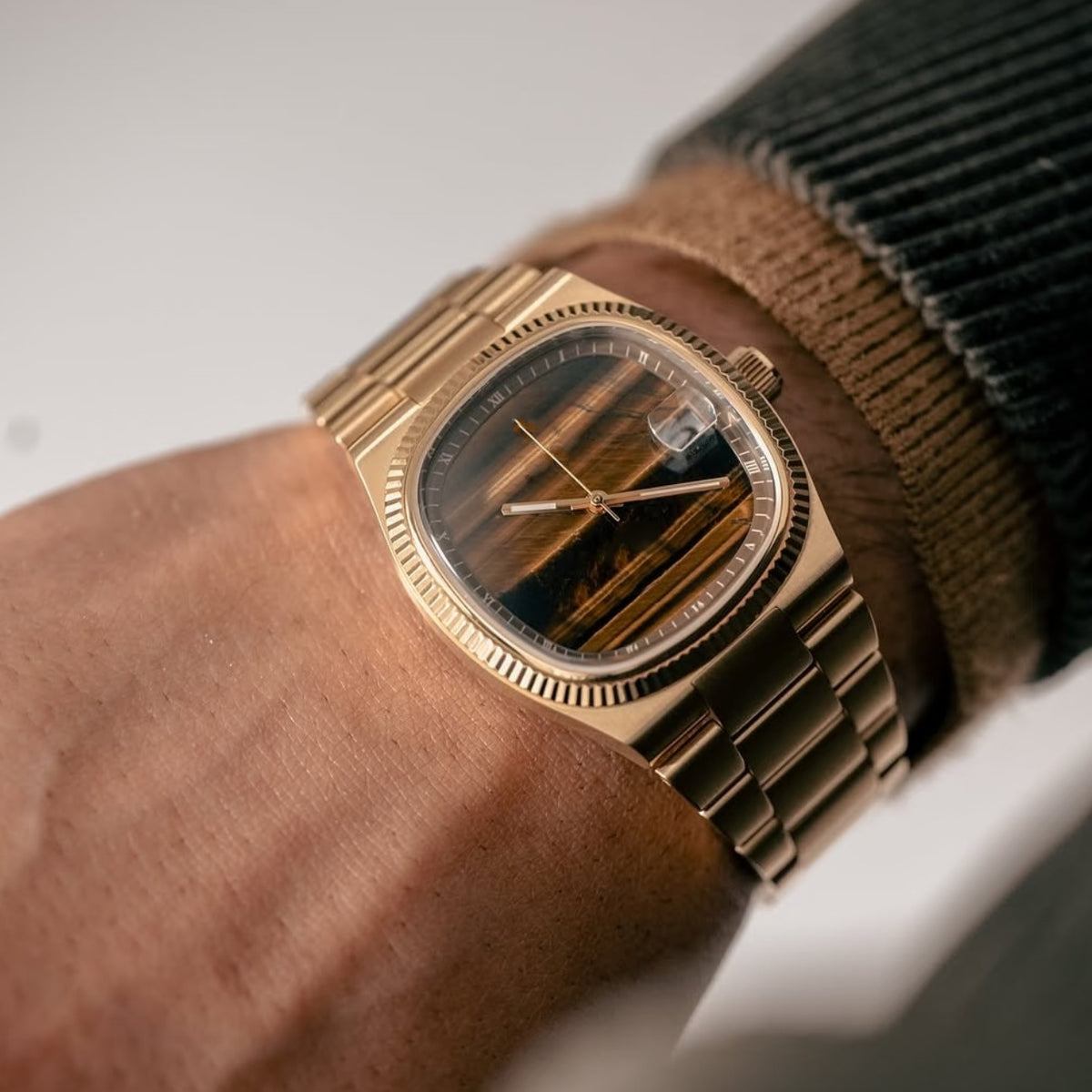 Wormhole Concept Men's Sporty Square Watch